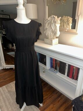 For Cynthia Black linen Maxi Dress with Flutter Sleeves